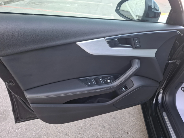 Audi A4 2.0tdi S-Line 4x4 Navi - автомобили, коли, обяви за нови и употребявани 6