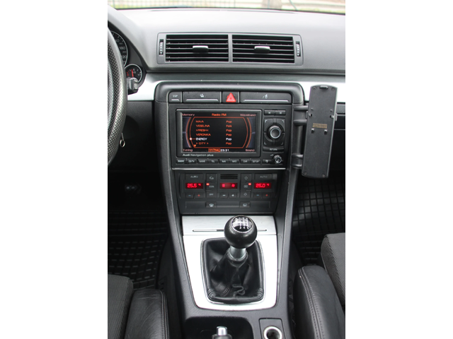 Audi A4 2.0 TDI S-LINE BPW  НОВ ВНОС - автомобили, коли, обяви за нови и употребявани 10