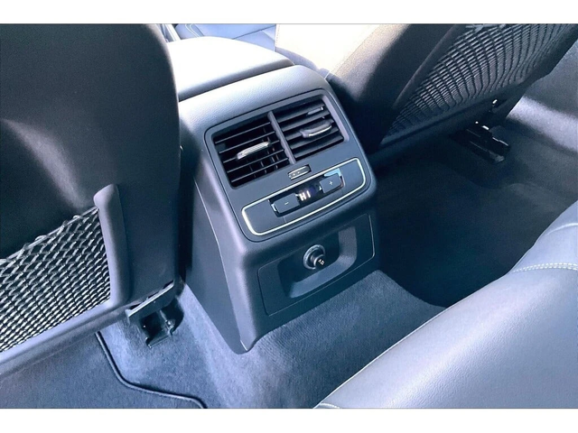 Audi A4 * Progressiv | Navigation | Heated Seats | Moonroo - автомобили, коли, обяви за нови и употребявани 14