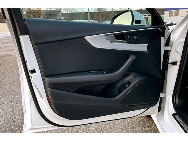 Audi A4 * Progressiv | Navigation | Heated Seats | Moonroo - автомобили, коли, обяви за нови и употребявани 15