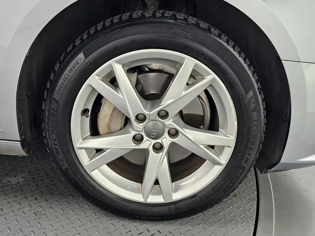 Audi A4 2.0 TDI Premium - автомобили, коли, обяви за нови и употребявани 4