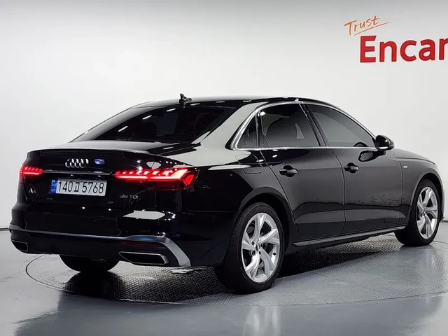 Audi A4 2.0 Tdi Premium - автомобили, коли, обяви за нови и употребявани 1