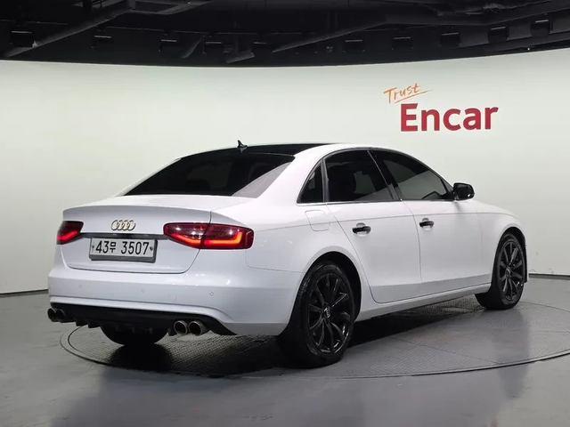 Audi A4 2.0 TDI Dynamic B8 - автомобили, коли, обяви за нови и употребявани 1
