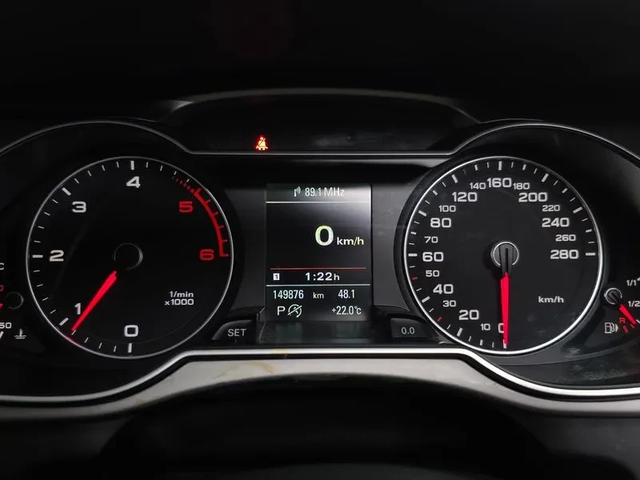 Audi A4 2.0 TDI Dynamic B8 - автомобили, коли, обяви за нови и употребявани 7