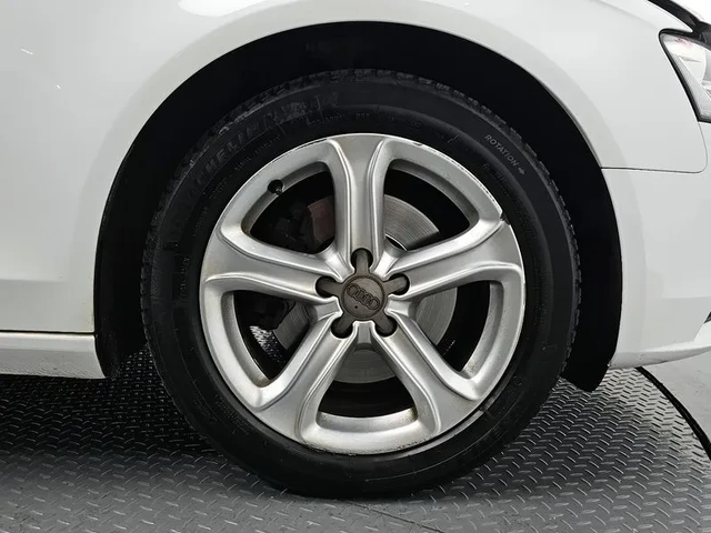 Audi A4 2.0 TDI B8 - автомобили, коли, обяви за нови и употребявани 4