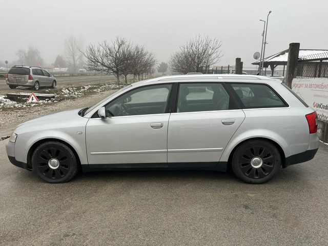 Audi A4 2.5TDI 180кс 6ск 4Х4 КЛИМАТРОНИК КСЕНОН АВТОПИЛОТ - автомобили, коли, обяви за нови и употребявани 5