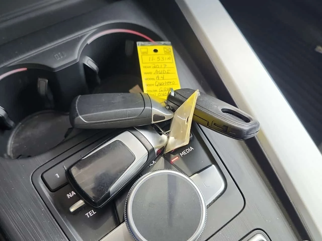 Audi A4 Technik/CARFAX/ДИСТРОНИК/360 КАМ/ШИБЕДАХ/2 КЛЮЧА - автомобили, коли, обяви за нови и употребявани 7