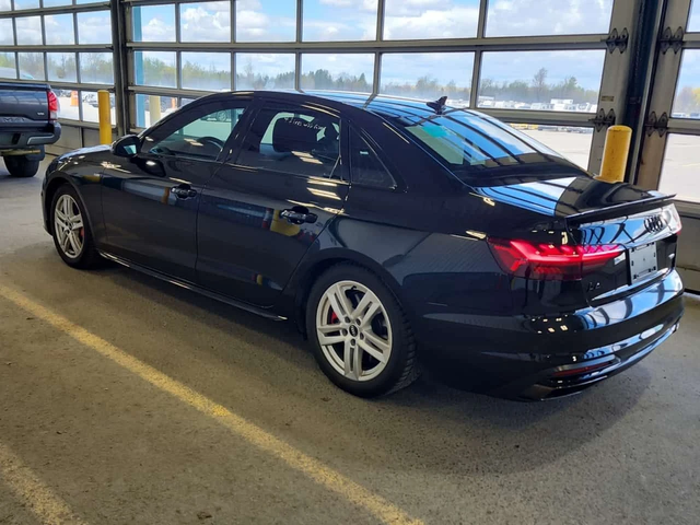 Audi A4 SLINE/TECHNIK/CARFAХ/Дистроник/Подгрев/Обдух/+ ГУМ - автомобили, коли, обяви за нови и употребявани 3