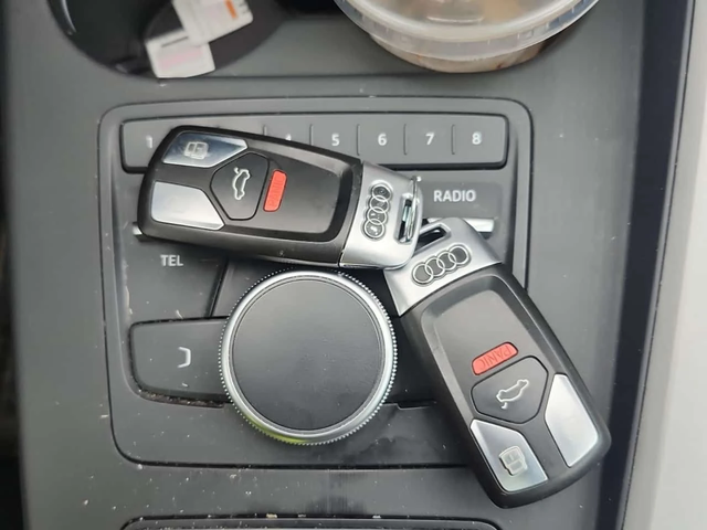 Audi A4 * 2 КЛЮЧА * 2 БРОЯ ГУМИ * ПОДГРЕВИ * - автомобили, коли, обяви за нови и употребявани 6