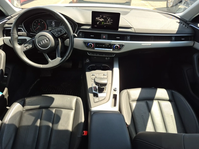 Audi A4 Komfort * Keyless * CARFAX * АВТО КРЕДИТ * - автомобили, коли, обяви за нови и употребявани 9