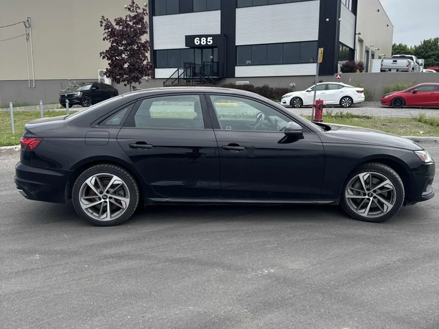 Audi A4 Komfort * Keyless * CARFAX * АВТО КРЕДИТ * - автомобили, коли, обяви за нови и употребявани 3