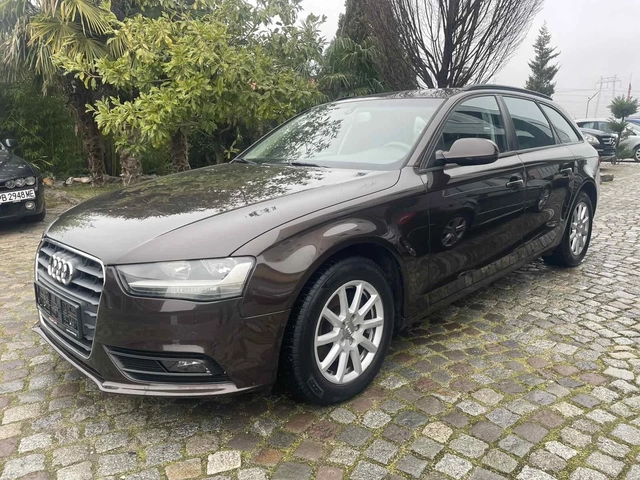 Audi A4 2.0 TDI Advanced - автомобили, коли, обяви за нови и употребявани 0
