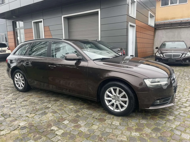 Audi A4 2.0 TDI Advanced - автомобили, коли, обяви за нови и употребявани 2