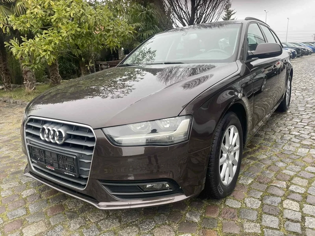 Audi A4 2.0 TDI Advanced - автомобили, коли, обяви за нови и употребявани 4