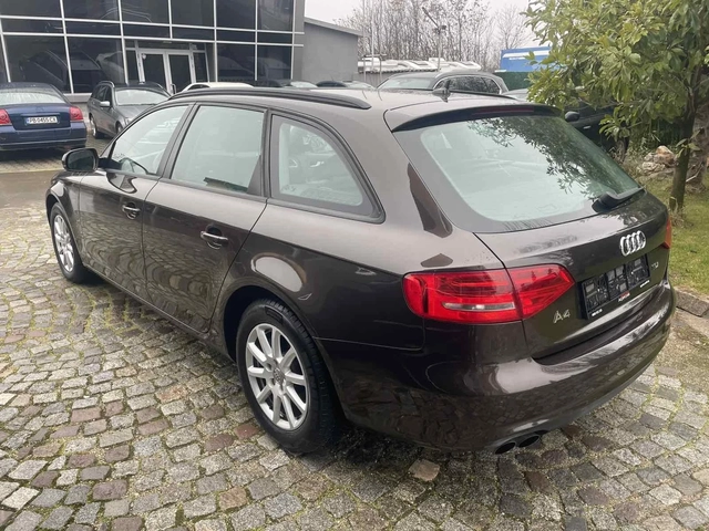 Audi A4 2.0 TDI Advanced - автомобили, коли, обяви за нови и употребявани 6