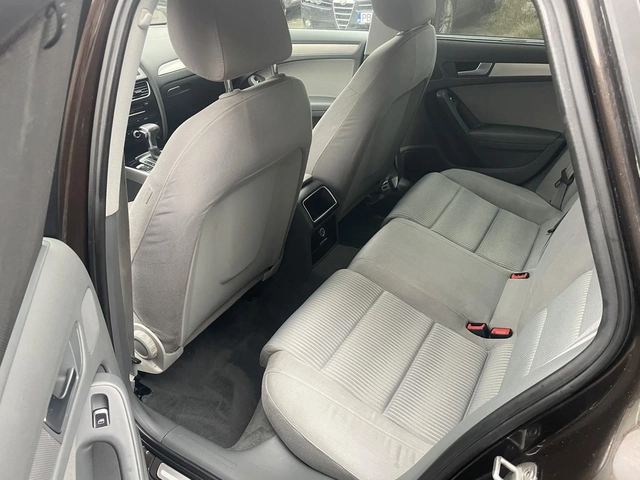 Audi A4 2.0 TDI Advanced - автомобили, коли, обяви за нови и употребявани 9