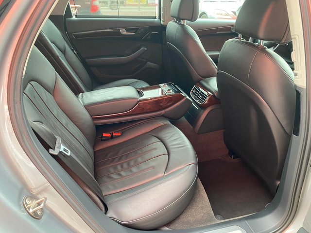 Audi A8 4.2 FSI 371к.с. QUATTRO КАТО НОВА - автомобили, коли, обяви за нови и употребявани 12