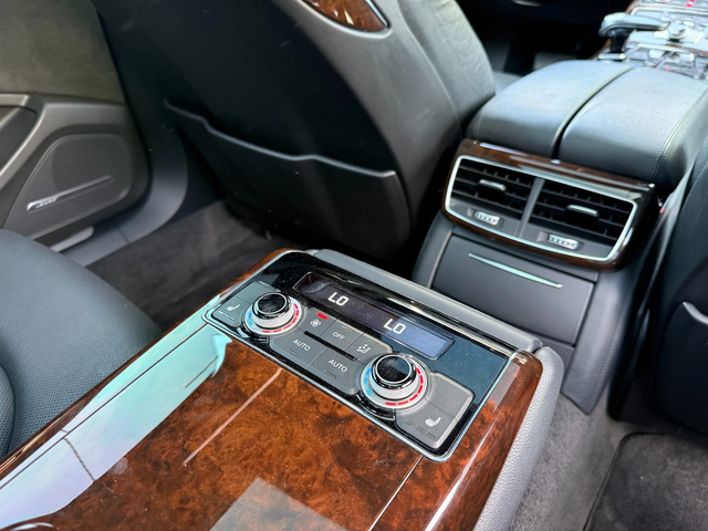 Audi A8 4.0TFSI  LONG - автомобили, коли, обяви за нови и употребявани 16