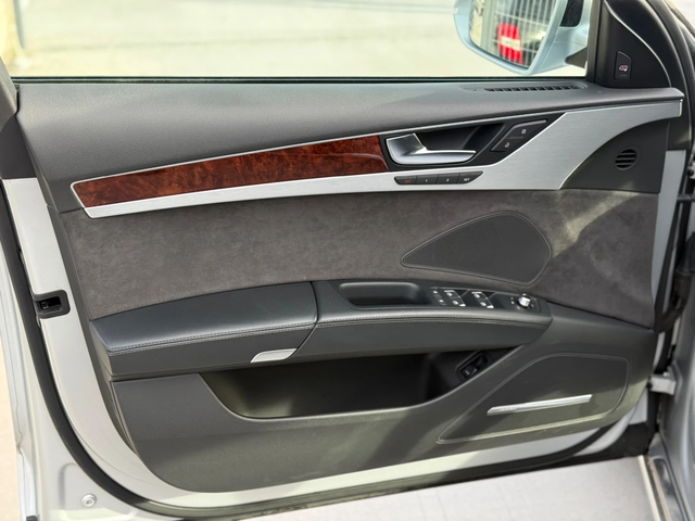 Audi A8 4.2TDI* 2013г* LONG* 210.000KM* Топ Състояние* - автомобили, коли, обяви за нови и употребявани 4