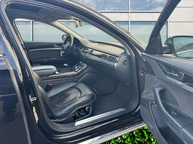 Audi A8 ОЧАКВАН ВНОС Audi A8 4.2TDI Long* NIGHT TOP - автомобили, коли, обяви за нови и употребявани 5