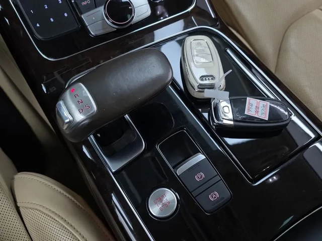 Audi A8 3.0 TDI Quattro - автомобили, коли, обяви за нови и употребявани 8