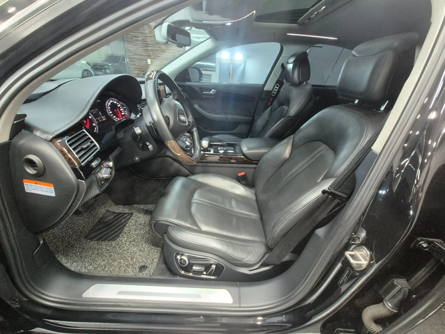 Audi A8 * TDI* QUATTRO* Camera* Keyless* АВТОКРЕДИТ - автомобили, коли, обяви за нови и употребявани 9