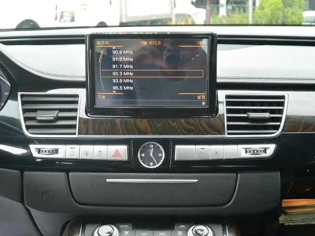 Audi A8 3.0 TDI Quattro - автомобили, коли, обяви за нови и употребявани 12