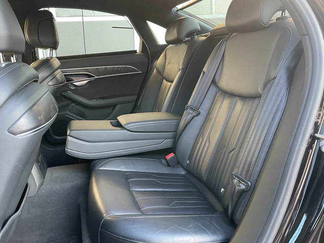 Audi A8 TFSI 55 quattro Реален пробег - автомобили, коли, обяви за нови и употребявани 12