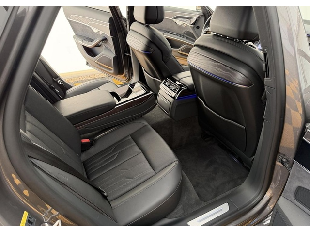 Audi A8 A8 55TFSI Quattro - автомобили, коли, обяви за нови и употребявани 8