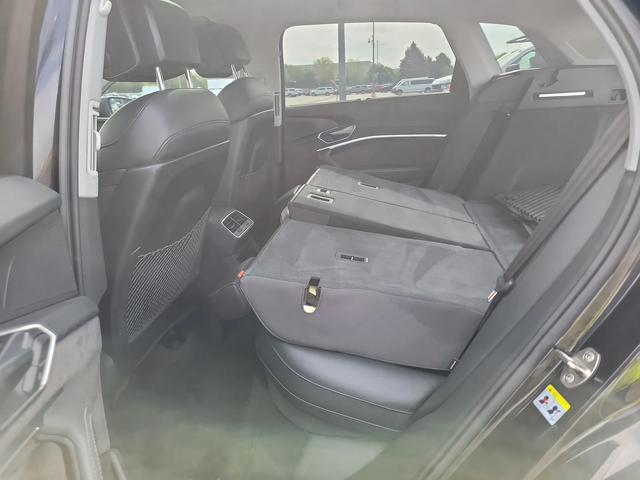 Audi E-Tron PRESTIGE* B&O* МАСАЖ* 360* LANE ASSIST* PANO* ОБДУ - автомобили, коли, обяви за нови и употребявани 12