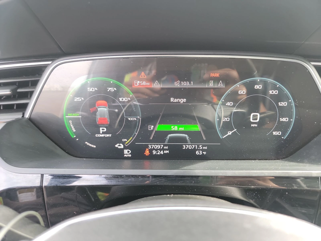 Audi E-Tron PRESTIGE* B&O* МАСАЖ* 360* LANE ASSIST* PANO* ОБДУ - автомобили, коли, обяви за нови и употребявани 7