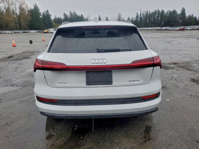 Audi E-Tron PREMIUM* - автомобили, коли, обяви за нови и употребявани 4