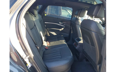 Audi E-Tron PRESTIGE - автомобили, коли, обяви за нови и употребявани 10