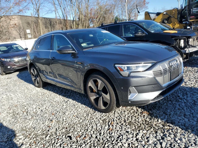 Audi E-Tron PRESTIGE - автомобили, коли, обяви за нови и употребявани 3