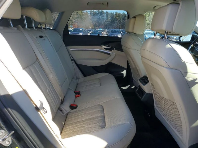 Audi E-Tron PRESTIGE* QUATRO* ДИГИТАЛНО* ТАБЛО - автомобили, коли, обяви за нови и употребявани 10