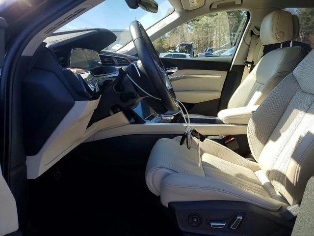 Audi E-Tron PRESTIGE* QUATRO* ДИГИТАЛНО* ТАБЛО - автомобили, коли, обяви за нови и употребявани 6