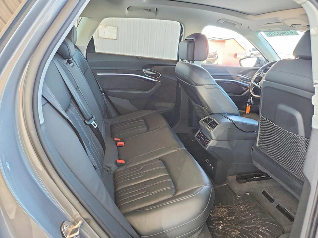 Audi E-Tron PRESTIGE - автомобили, коли, обяви за нови и употребявани 10