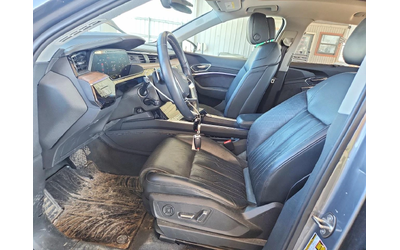 Audi E-Tron PRESTIGE - автомобили, коли, обяви за нови и употребявани 7