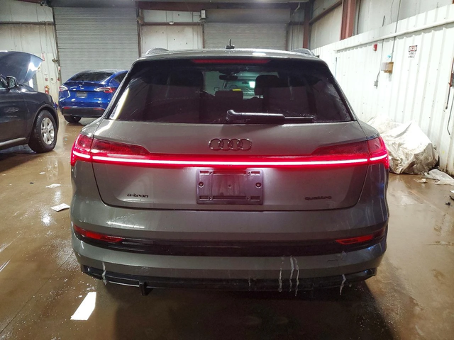 Audi E-Tron * CHRONOS* КОЖА* ПАНОРАМА* ПОДГРЕВ* QUATTRO* - автомобили, коли, обяви за нови и употребявани 5