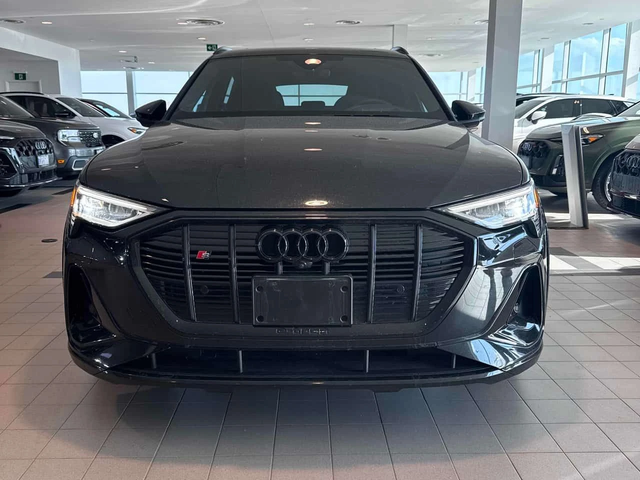 Audi E-Tron * S * ПРЕДСТАВИТЕЛСТВО * 360 * ПОДГРЕВ * ПАМЕТ - автомобили, коли, обяви за нови и употребявани 5