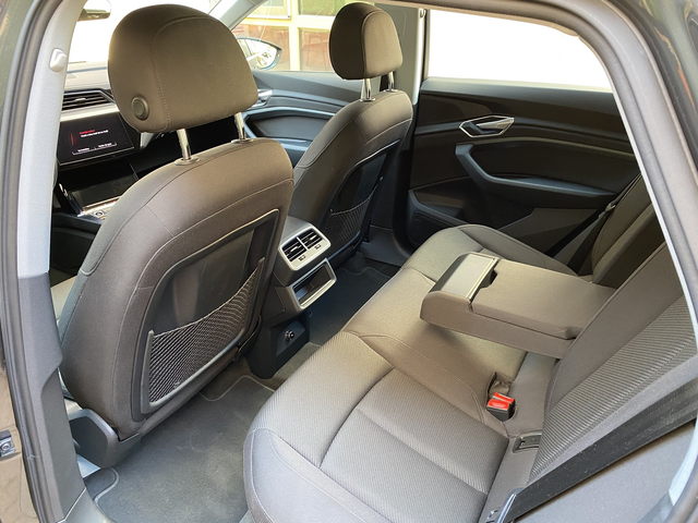 Audi E-Tron 50 quattro Business edition - автомобили, коли, обяви за нови и употребявани 10