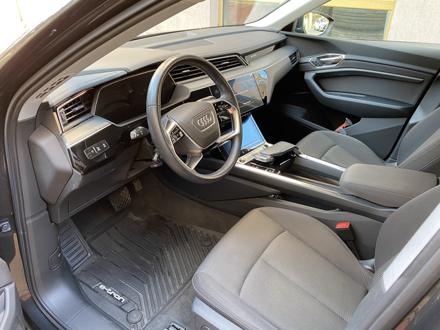 Audi E-Tron 50 quattro Business edition - автомобили, коли, обяви за нови и употребявани 8