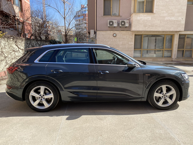 Audi E-Tron 50 quattro Business edition/ 90% SOH - автомобили, коли, обяви за нови и употребявани 3