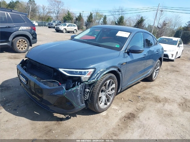 Audi E-Tron SPORTBACK PREMIUM QUATTRO - автомобили, коли, обяви за нови и употребявани 2