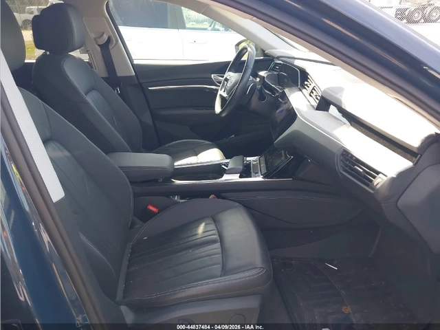 Audi E-Tron SPORTBACK PREMIUM QUATTRO - автомобили, коли, обяви за нови и употребявани 6