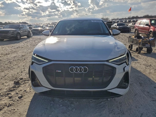Audi E-Tron SPORTBACK PRESTIGE QUATTRO - автомобили, коли, обяви за нови и употребявани 4