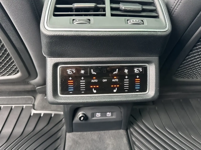 Audi e-tron SPORTBACK 55 QUATTRO TECHNIK S-LINE NAVIGATION HUD - автомобили, коли, обяви за нови и употребявани 12
