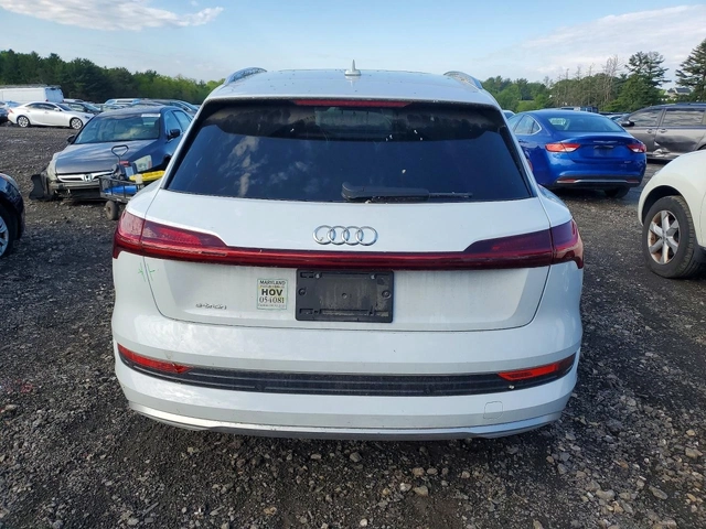 Audi E-Tron Prestige* ПОДГРЕВ* ОБДУХВАНЕ* 360* КАМЕРА* - автомобили, коли, обяви за нови и употребявани 5