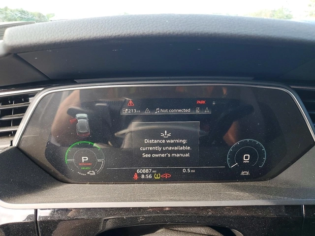Audi E-Tron Prestige* ПОДГРЕВ* ОБДУХВАНЕ* 360* КАМЕРА* - автомобили, коли, обяви за нови и употребявани 8
