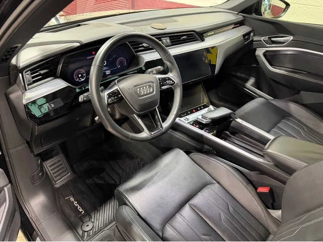 Audi E-Tron Technik quattro SUV AWD - автомобили, коли, обяви за нови и употребявани 8